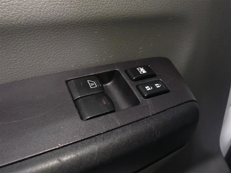 Used 2018 Nissan NV 2500 SV image 18