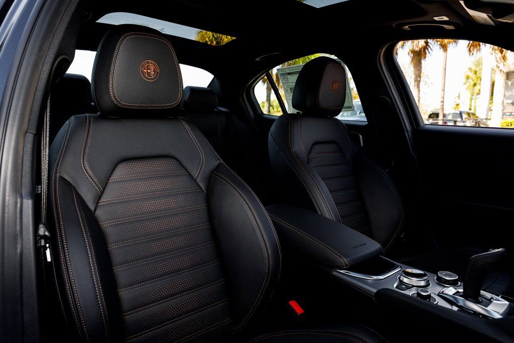 New 2025 Alfa Romeo Giulia AWD w/ Driving Assist Package image 39