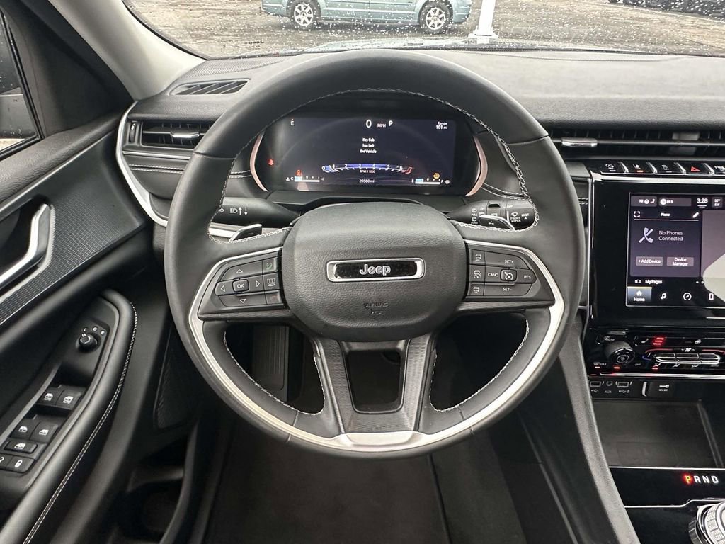 Used 2023 Jeep Grand Cherokee L Laredo w/ Luxury Tech Group I image 15