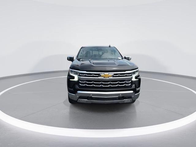 Used 2026 Chevrolet Silverado 1500 LTZ w/ LTZ Premium Package AWD/4WD image 3