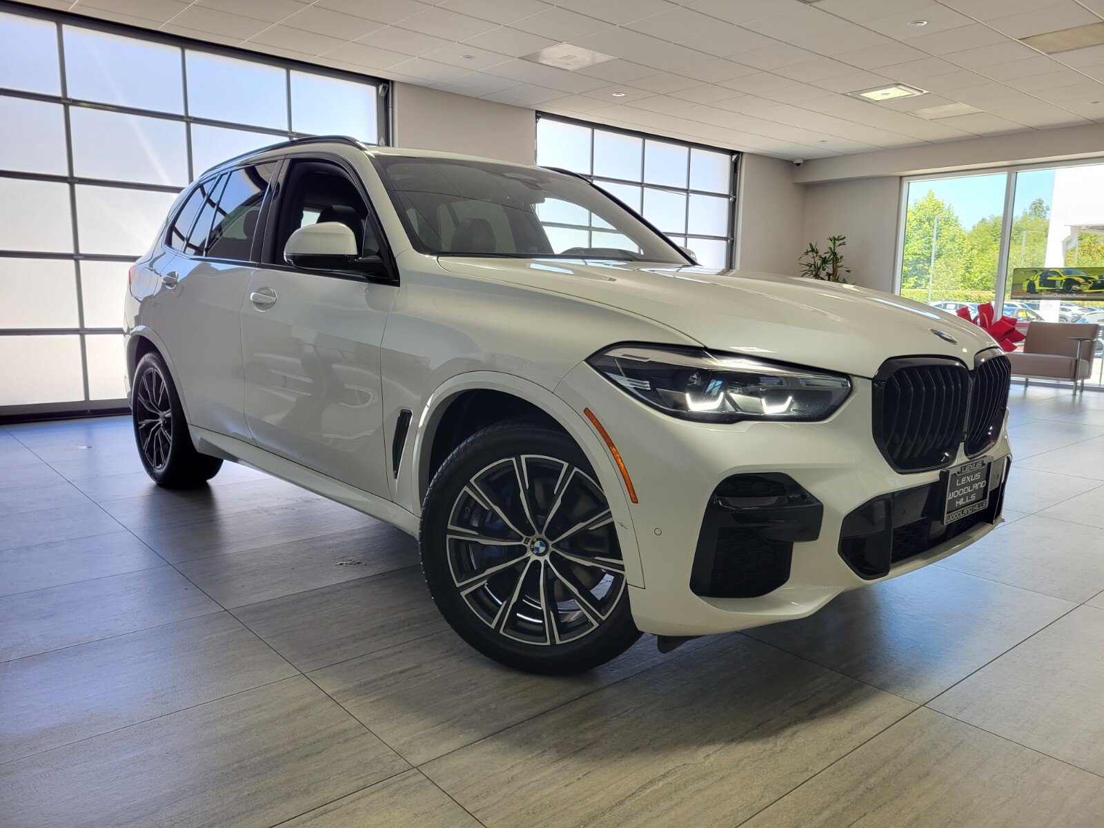 Used 2022 BMW X5 sDrive40i w/ M Sport Package RWD image 8
