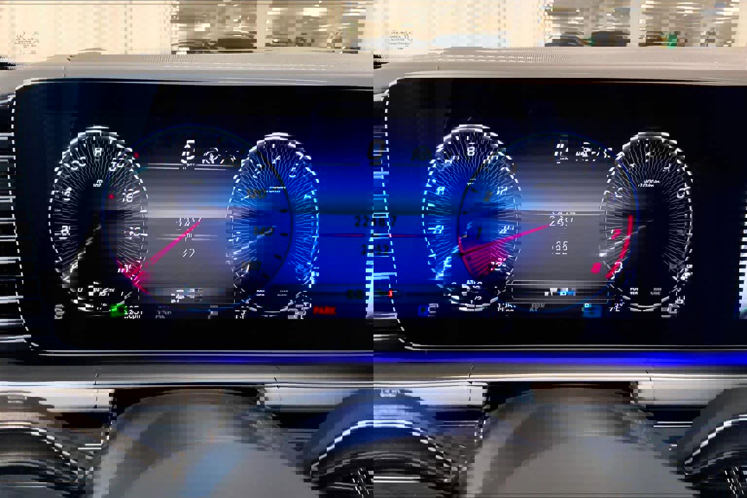 Used 2025 Mercedes-Benz Maybach GLS 600 4MATIC image 25