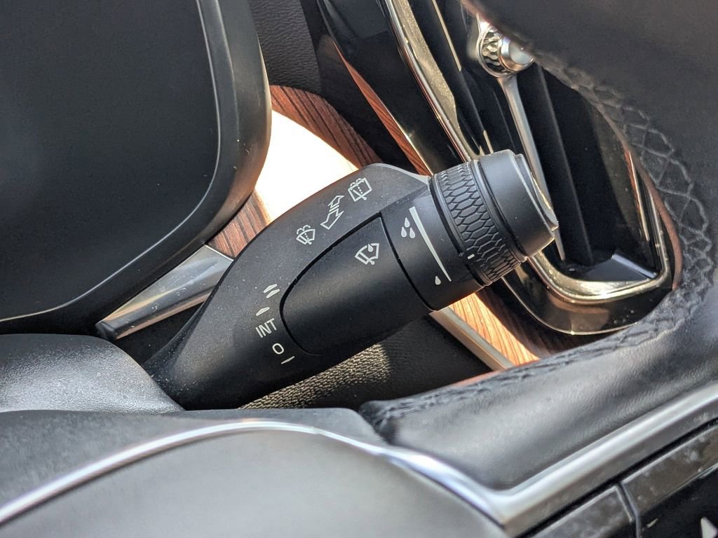 Used 2023 Volvo XC60 B5 Plus AWD/4WD image 28