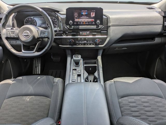 Used 2025 Nissan Pathfinder SV FWD image 19