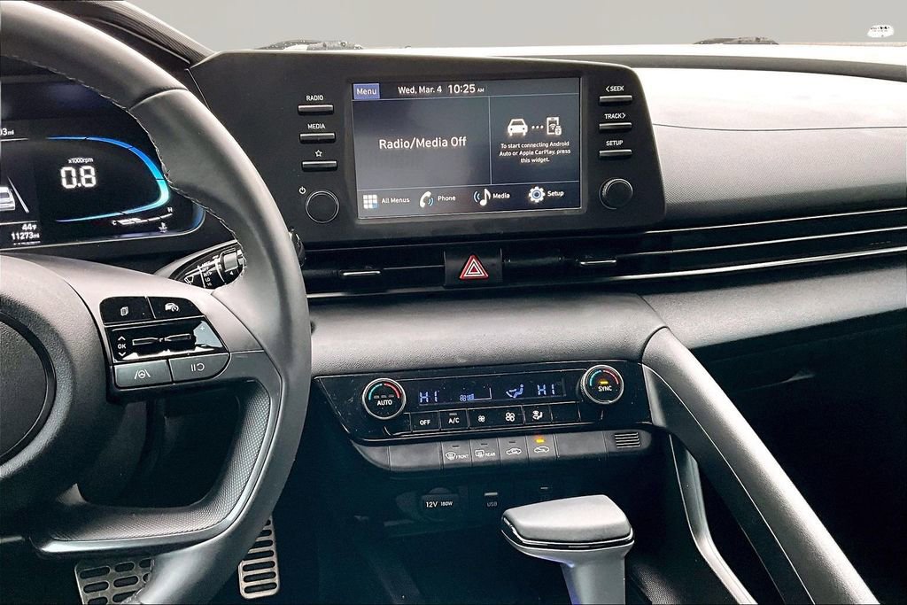 Used 2025 Hyundai Elantra Sport image 6