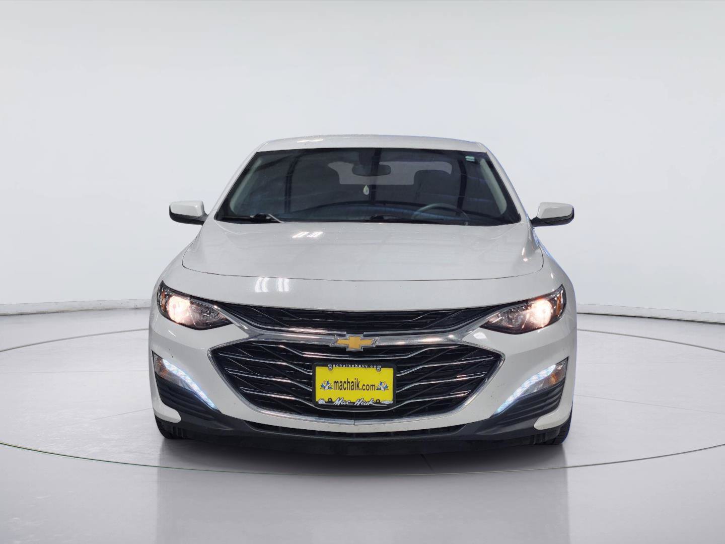 Used 2020 Chevrolet Malibu LT FWD image 2