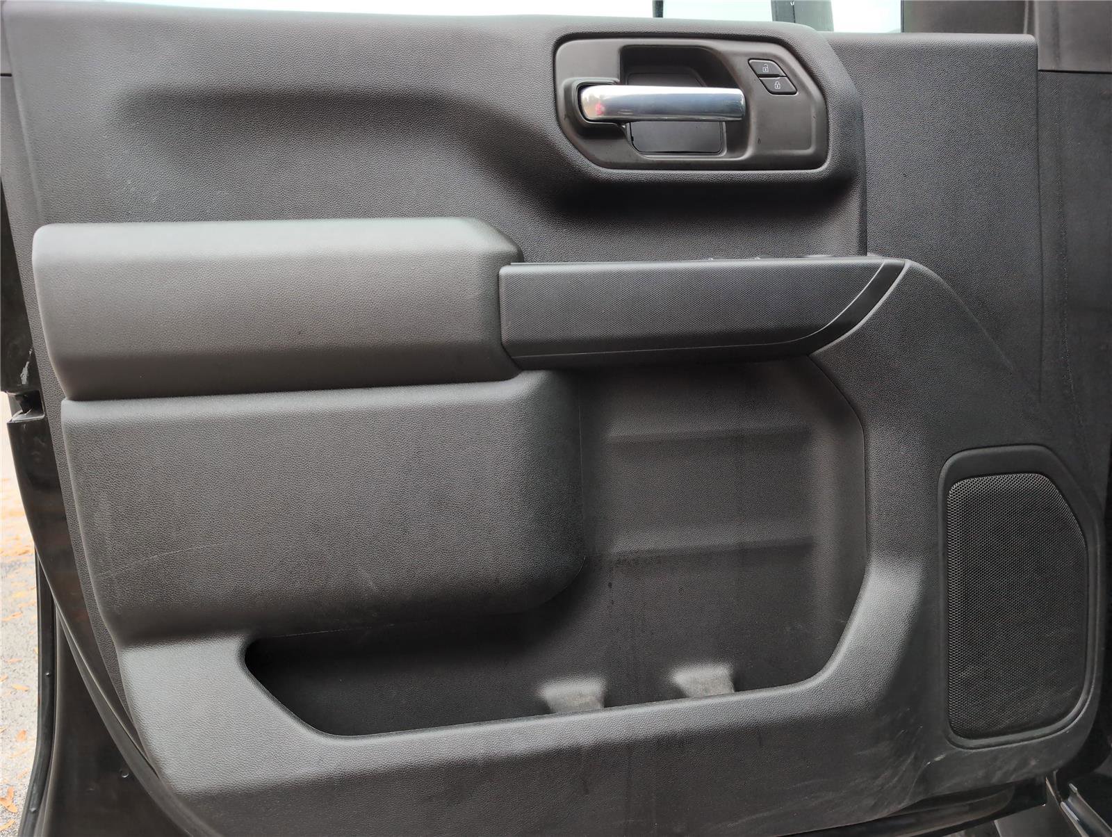 Used 2023 Chevrolet Silverado 2500 Custom w/ Custom Value Package image 11