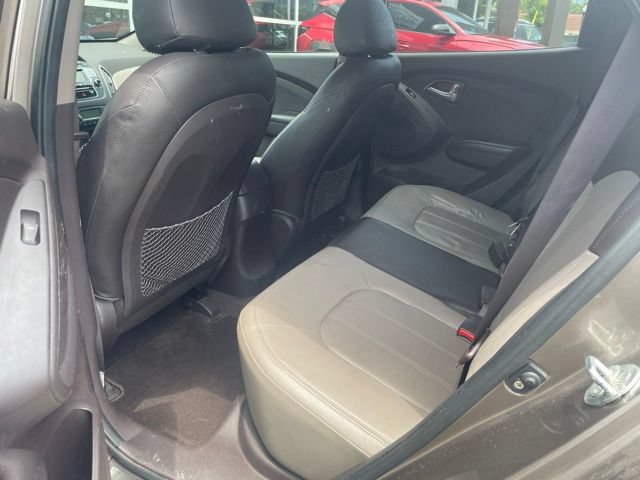 Used 2010 Hyundai Tucson Limited AWD/4WD image 18