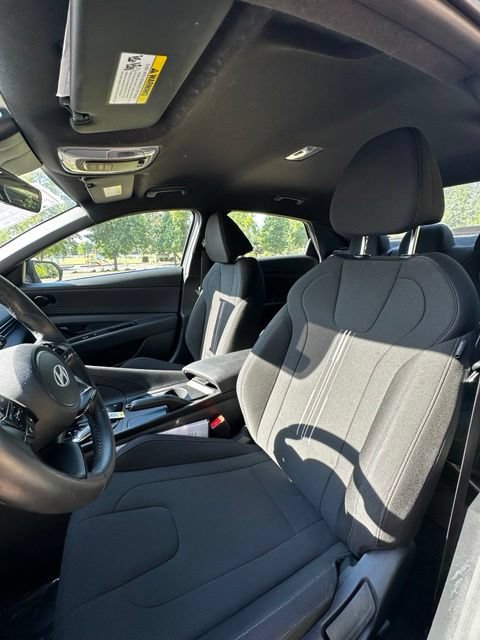 Certified 2025 Hyundai Elantra Sport FWD image 12