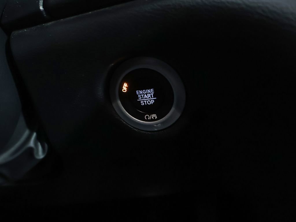 Used 2025 Chrysler Pacifica Select FWD image 39