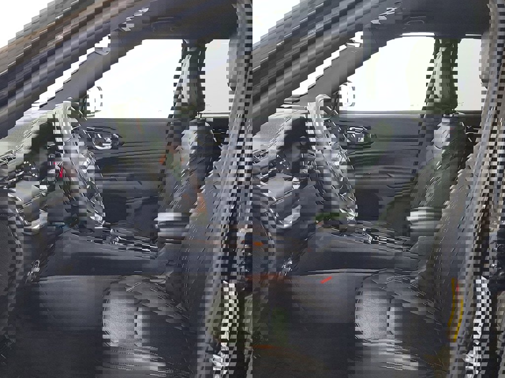 Used 2023 Jeep Compass Limited image 14