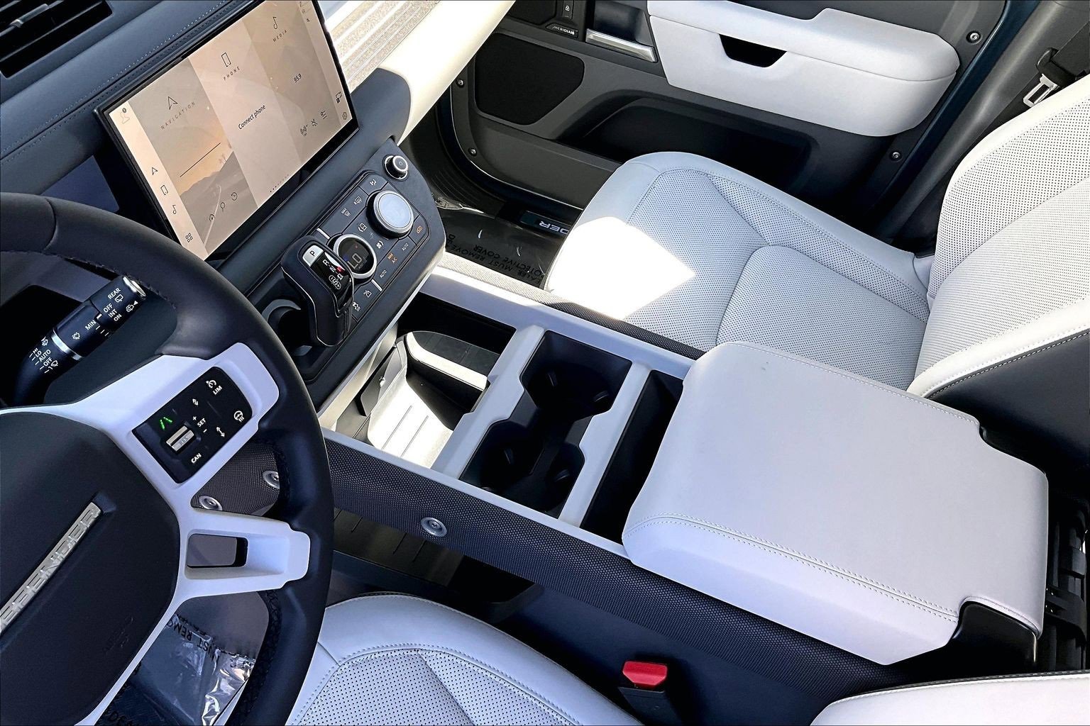 New 2025 Land Rover Defender 110 S image 8