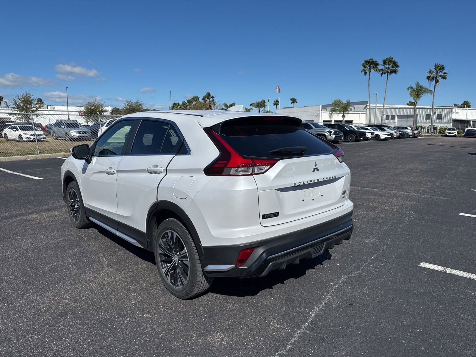 Used 2022 Mitsubishi Eclipse Cross SE image 4