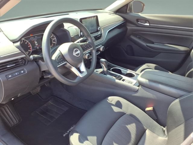 Used 2024 Nissan Altima 2.5 SV AWD/4WD image 10