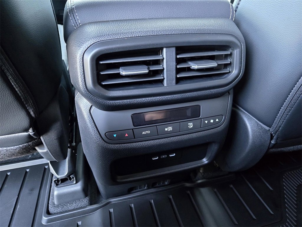 New 2025 Honda Pilot Touring image 11