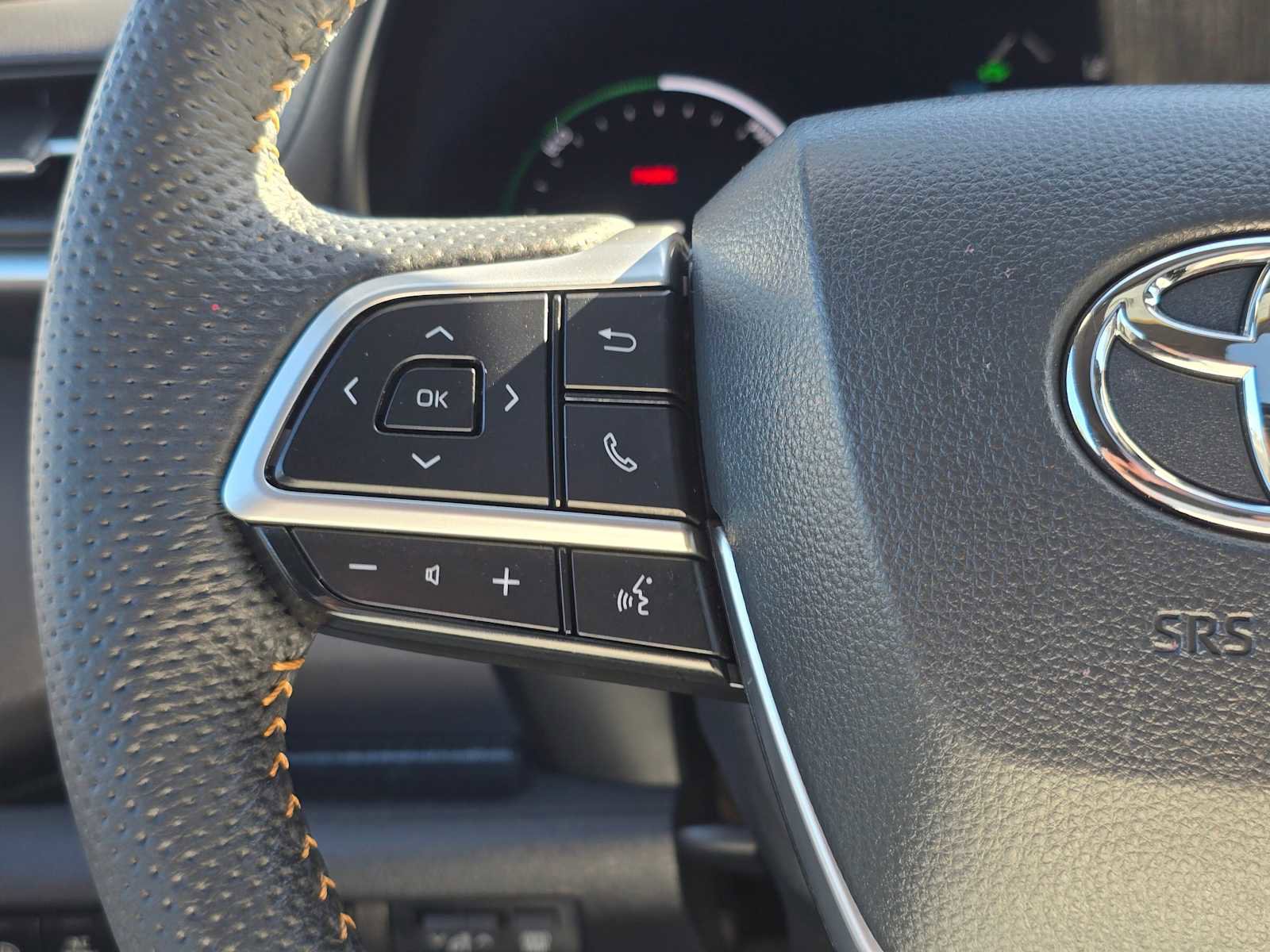 Used 2024 Toyota Sienna XLE Woodland Edition AWD/4WD image 33