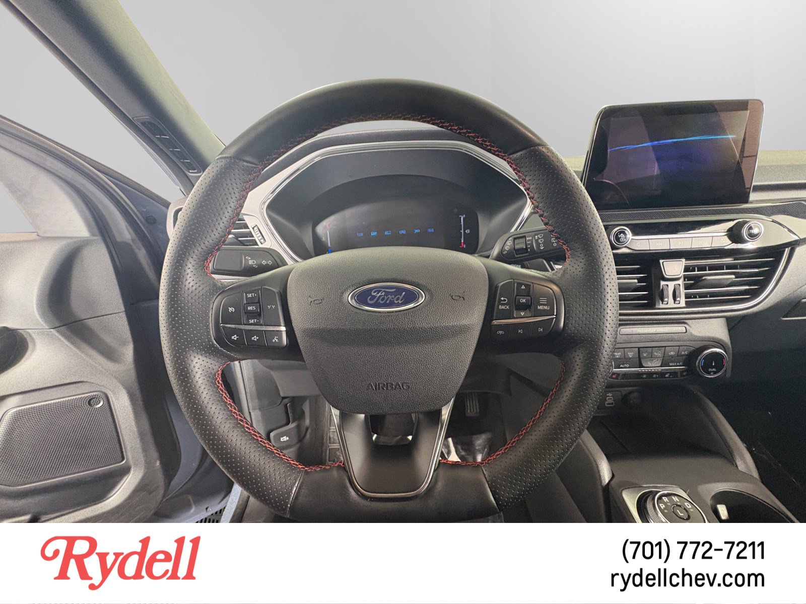 Used 2025 Ford Escape ST-Line Select AWD/4WD image 13