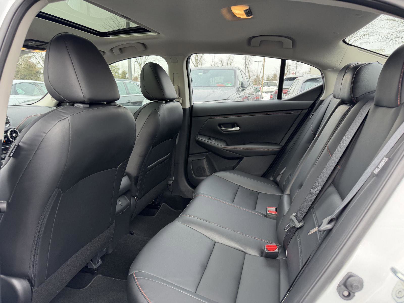 Used 2025 Nissan Sentra SR w/ SR Premium Package image 21