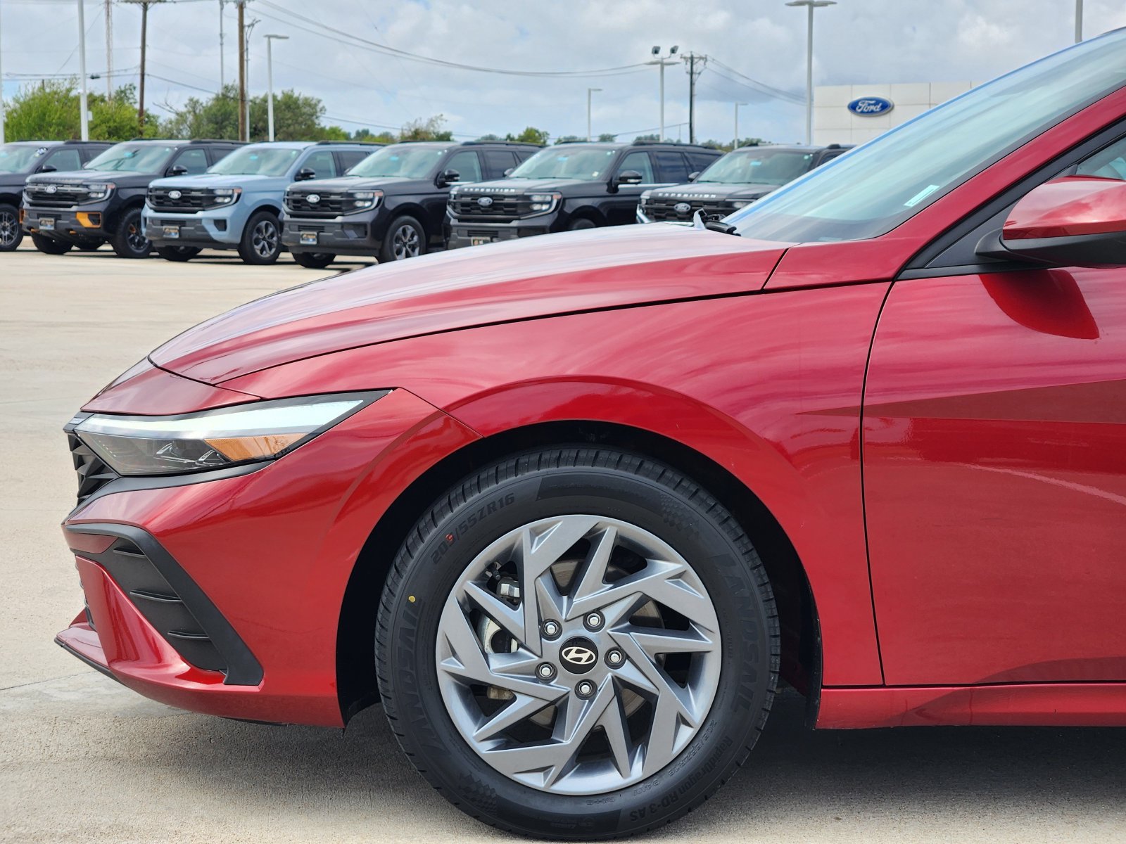 Used 2024 Hyundai Elantra SEL FWD image 12