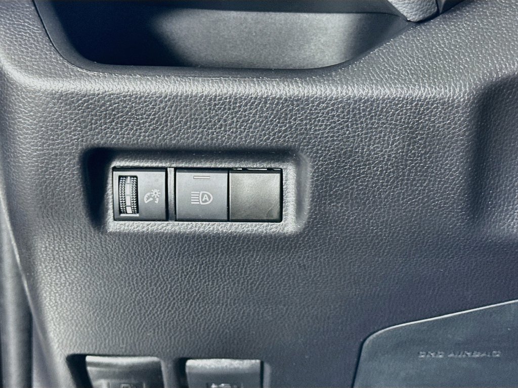 Used 2025 Toyota RAV4 LE AWD/4WD image 10
