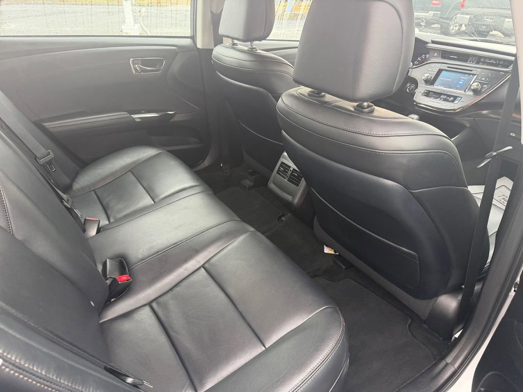 Used 2018 Toyota Avalon XLE w/ Carpet Mat Package image 17