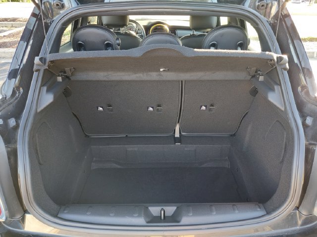Used 2019 MINI Cooper 4-Door Hardtop FWD image 28