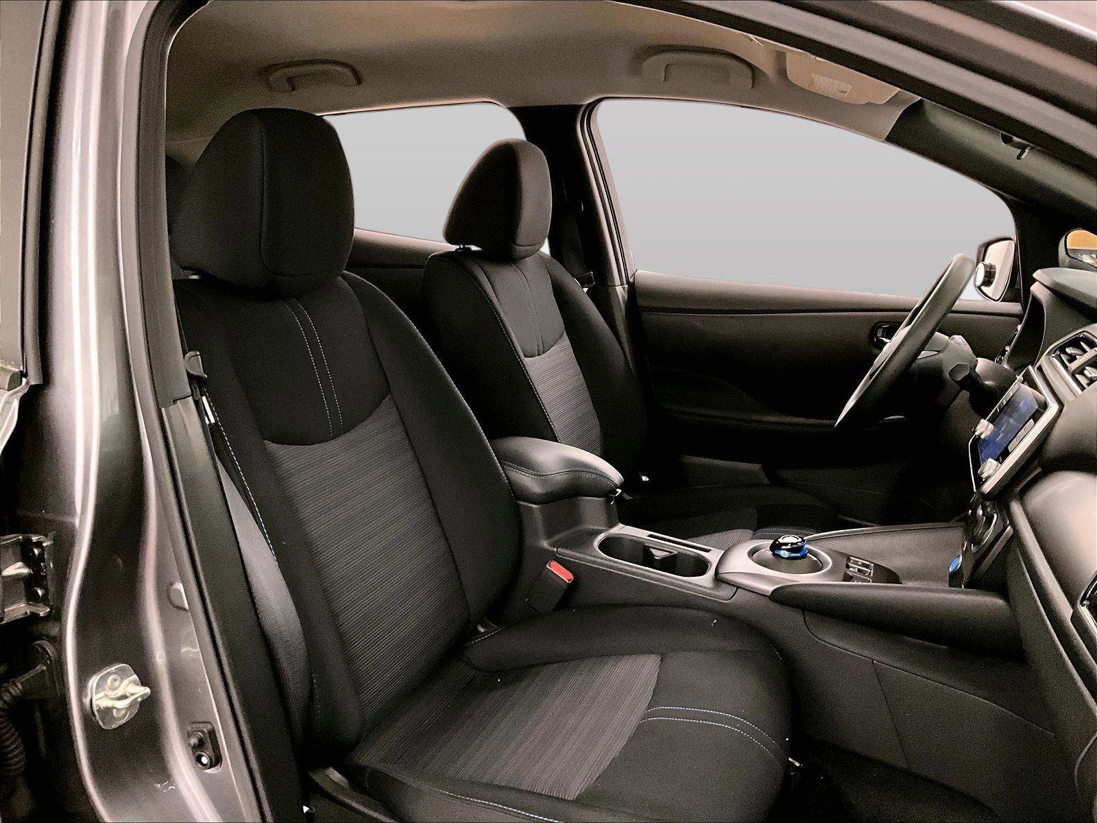 Used 2023 Nissan Leaf S image 7