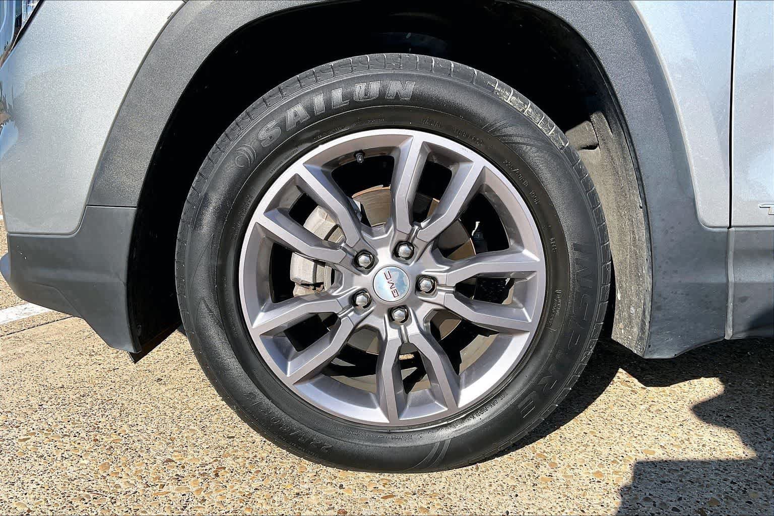 Used 2023 GMC Terrain SLT FWD image 8