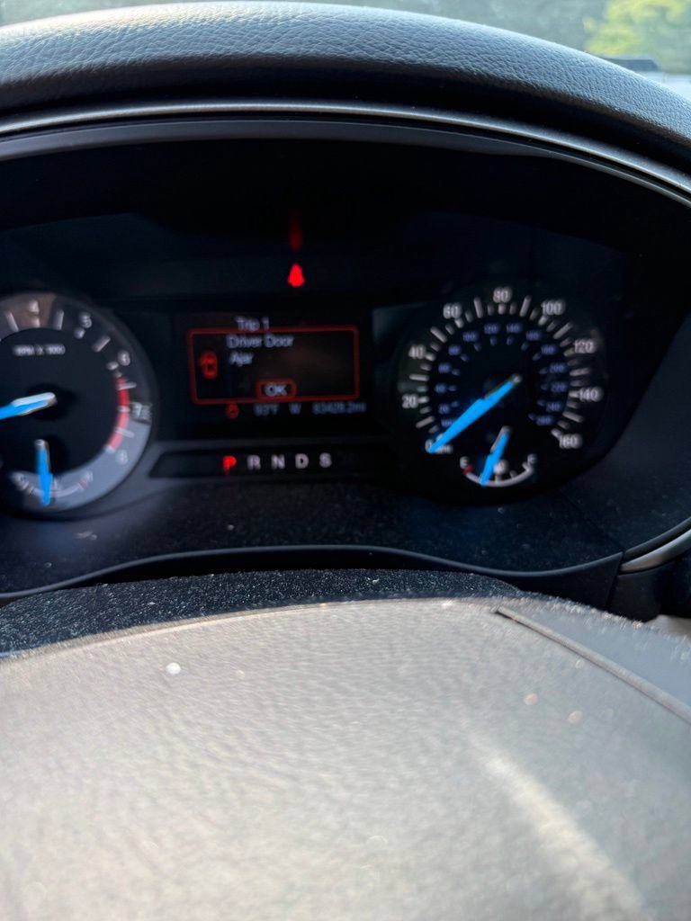 Used 2018 Ford Fusion SE FWD image 10