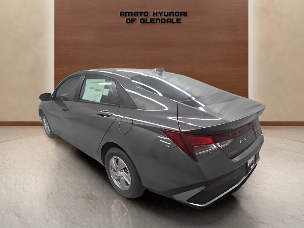 New 2026 Hyundai Elantra SE FWD image 4
