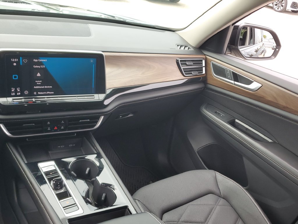 Certified 2024 Volkswagen Atlas SE FWD image 22