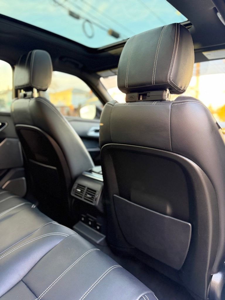 Used 2019 Land Rover Range Rover Velar R-Dynamic SE image 14