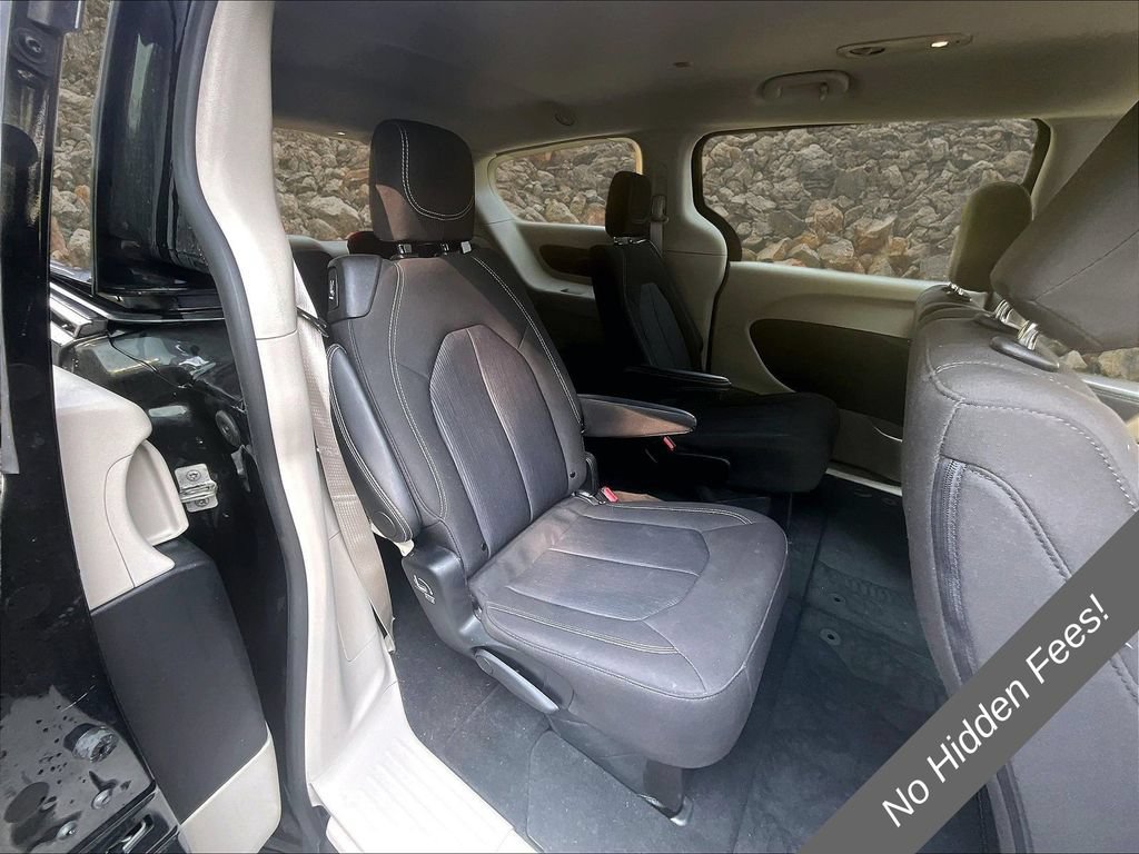 Used 2024 Chrysler Voyager LX FWD image 19