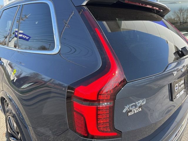 Used 2025 Volvo XC90 B6 Plus image 11