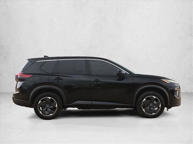 Used 2024 Nissan Rogue SV AWD/4WD image 4