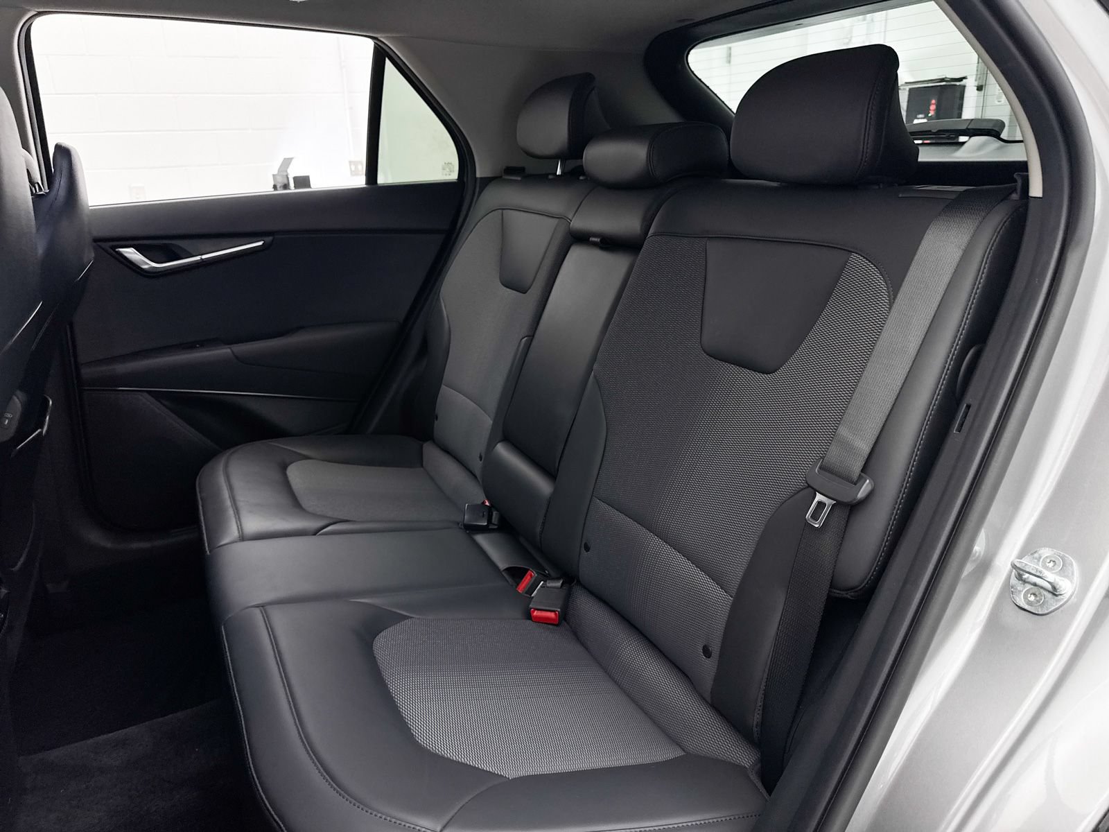Used 2024 Kia Niro EX Touring FWD image 32