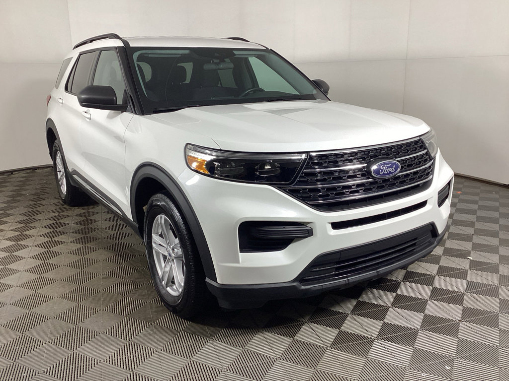 Used 2023 Ford Explorer XLT image 1