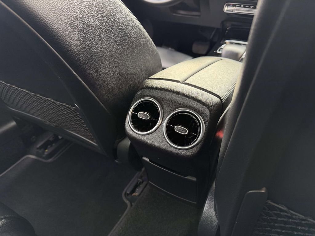 Used 2020 Mercedes-Benz CLA 250 image 19