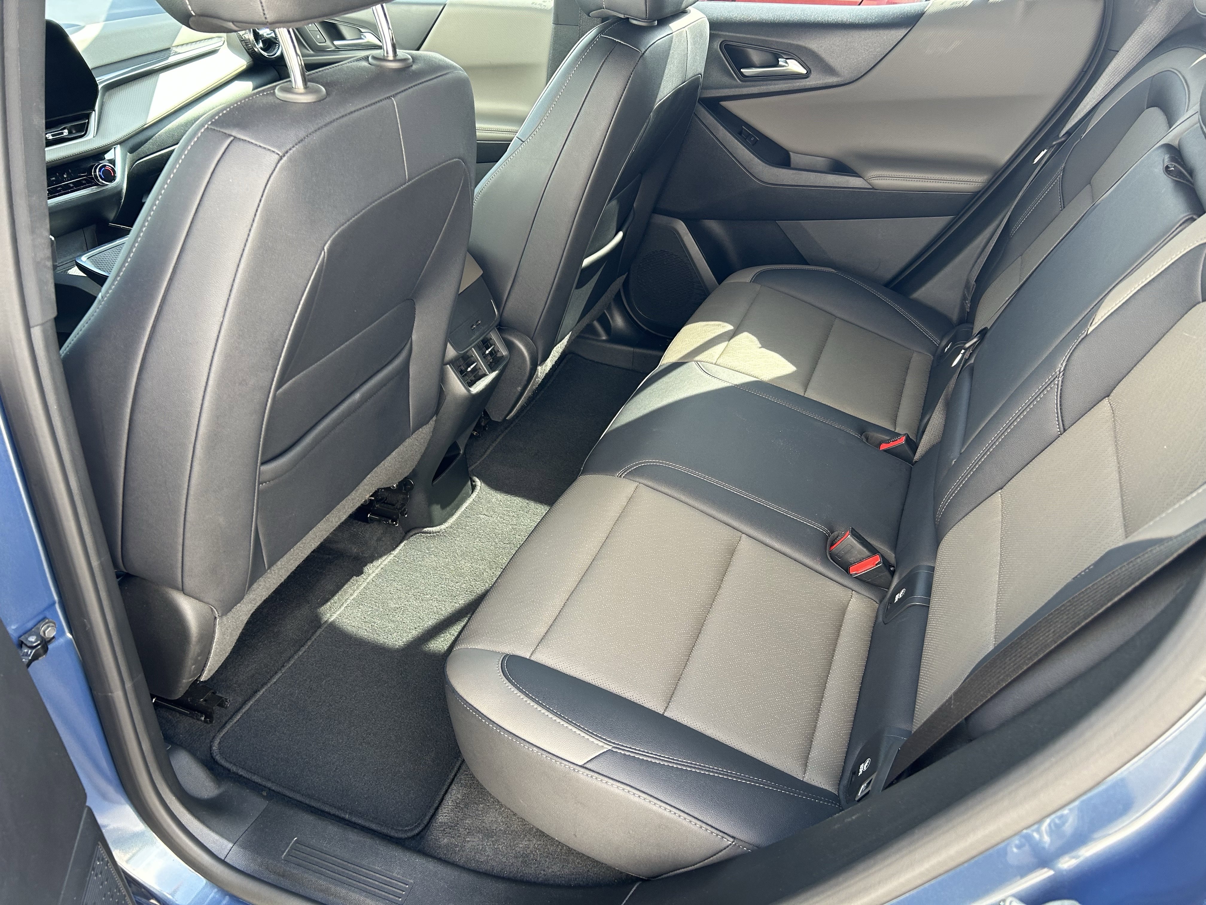 Used 2025 Chevrolet Equinox LT w/ Convenience Package II AWD/4WD image 17