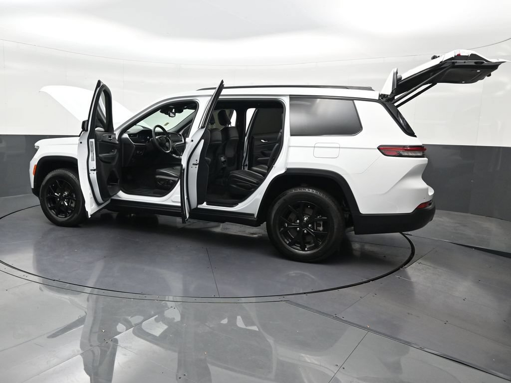 Used 2024 Jeep Grand Cherokee L Altitude AWD/4WD image 39