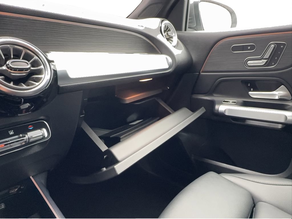 Used 2023 Mercedes-Benz EQB 250+ w/ Exclusive Package image 43