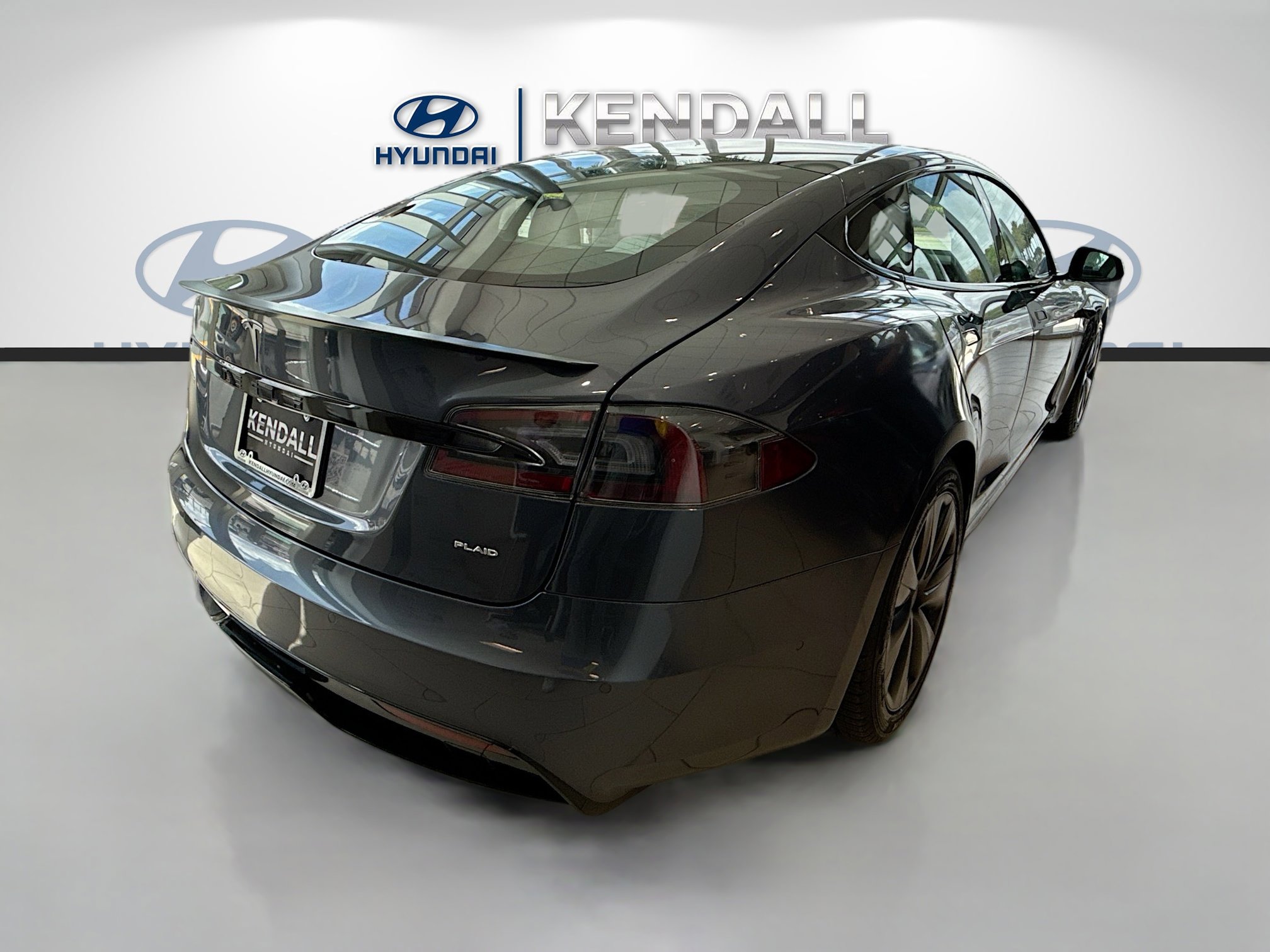 Used 2022 Tesla Model S Plaid image 6