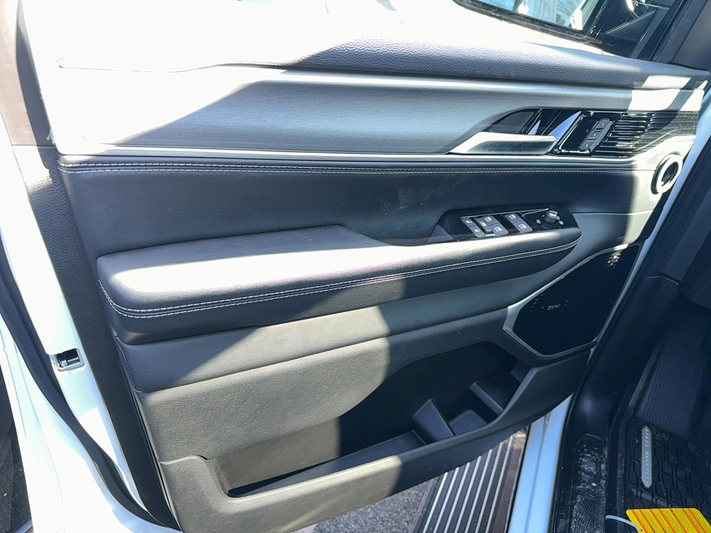 New 2026 Jeep Grand Wagoneer L Limited AWD/4WD image 6