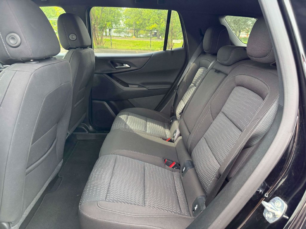 Used 2026 Chevrolet Equinox LT FWD image 12