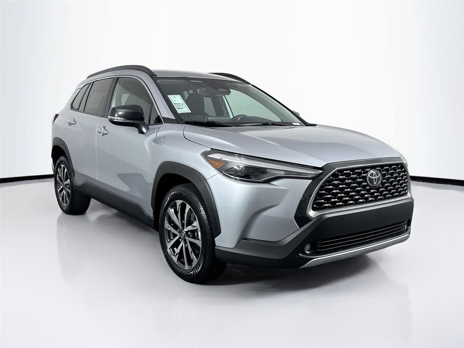 Certified 2025 Toyota Corolla Cross XLE FWD image 10