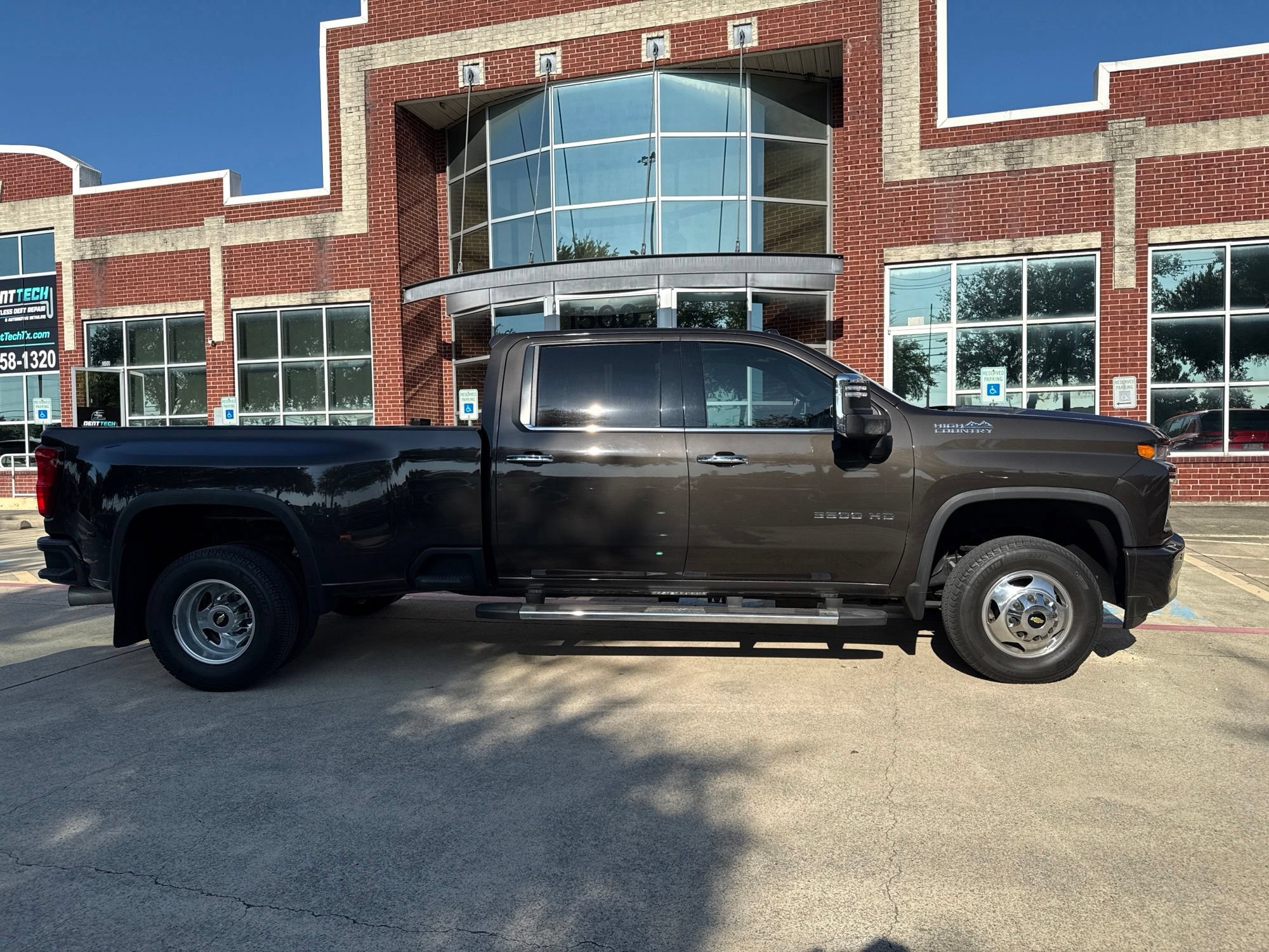 Used 2021 Chevrolet Silverado 3500 High Country AWD/4WD image 2