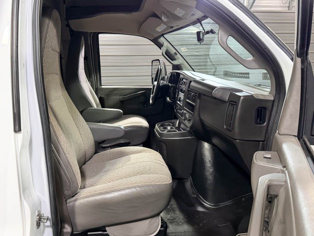 Used 2022 GMC Savana 3500 w/ Power Convenience Package image 27