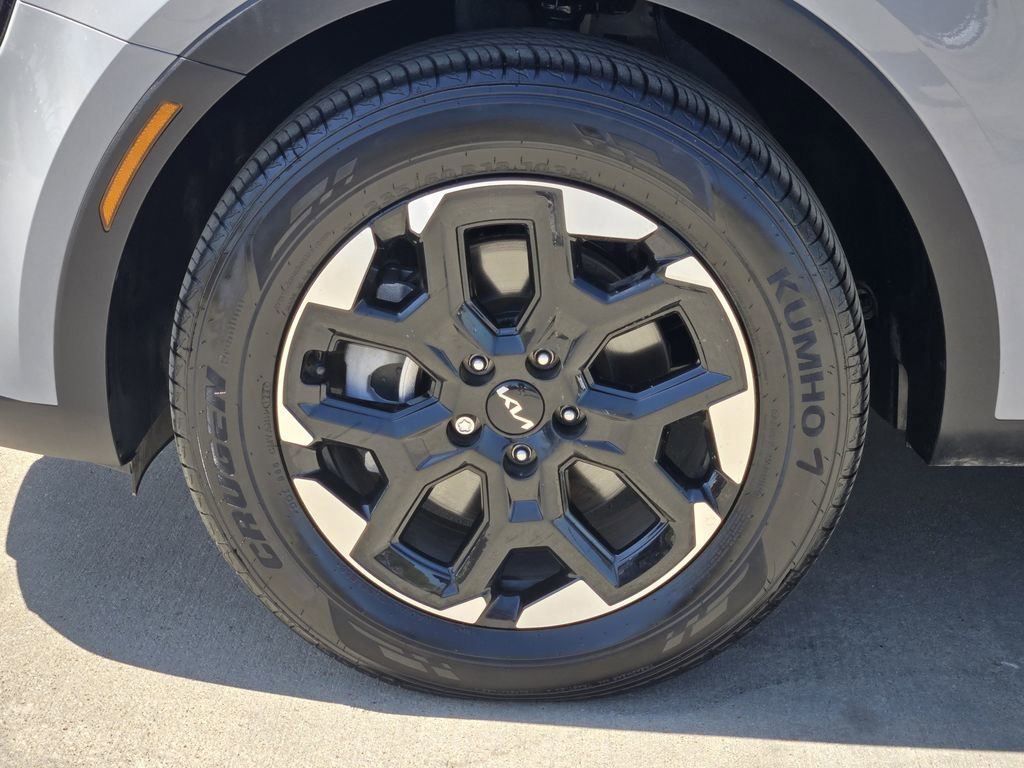 Certified 2025 Kia Sorento S image 17