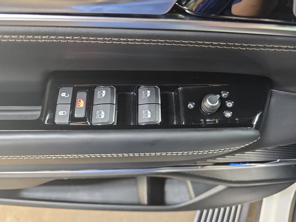Used 2022 Jeep Grand Wagoneer Series I AWD/4WD image 32