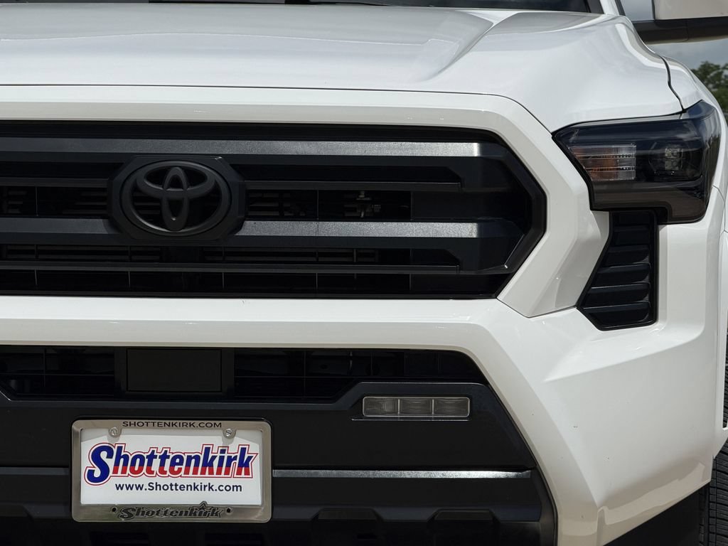 Used 2024 Toyota Tacoma SR5 AWD/4WD image 8